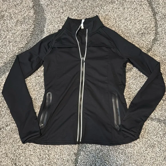 Fabletics Jacket Bundle - Picture 4 of 13